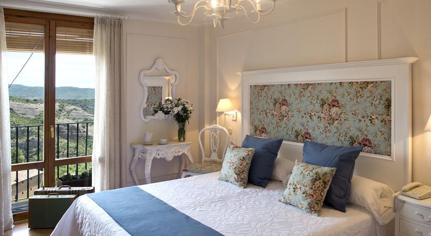 Hotel Santa Maria de Alquézar Habitación foto